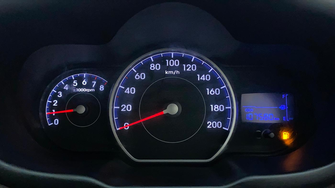 2013 Hyundai i10 MAGNA 1.2, Petrol, Manual, 1,07,827 km, Odometer Image