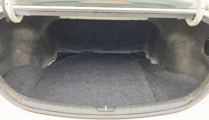 2019 Hyundai Verna 1.6 VTVT SX, Petrol, Manual, 76,503 km, Boot Inside