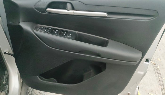 2023 KIA SONET HTK PLUS 1.0 IMT, Petrol, Manual, 38,765 km, Driver Side Door Panels Control