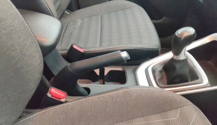 2023 KIA SONET HTK PLUS 1.0 IMT, Petrol, Manual, 38,765 km, Gear Lever