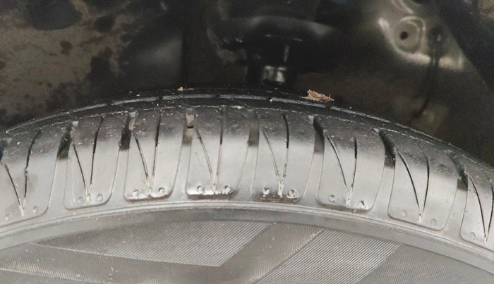 2023 KIA SONET HTK PLUS 1.0 IMT, Petrol, Manual, 38,765 km, Left Front Tyre Tread