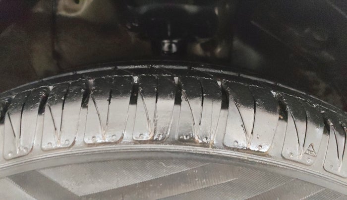 2023 KIA SONET HTK PLUS 1.0 IMT, Petrol, Manual, 38,765 km, Right Front Tyre Tread