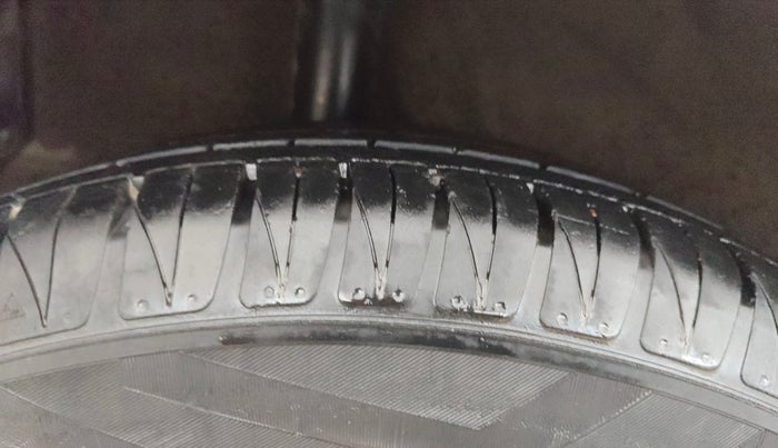 2023 KIA SONET HTK PLUS 1.0 IMT, Petrol, Manual, 38,765 km, Right Rear Tyre Tread