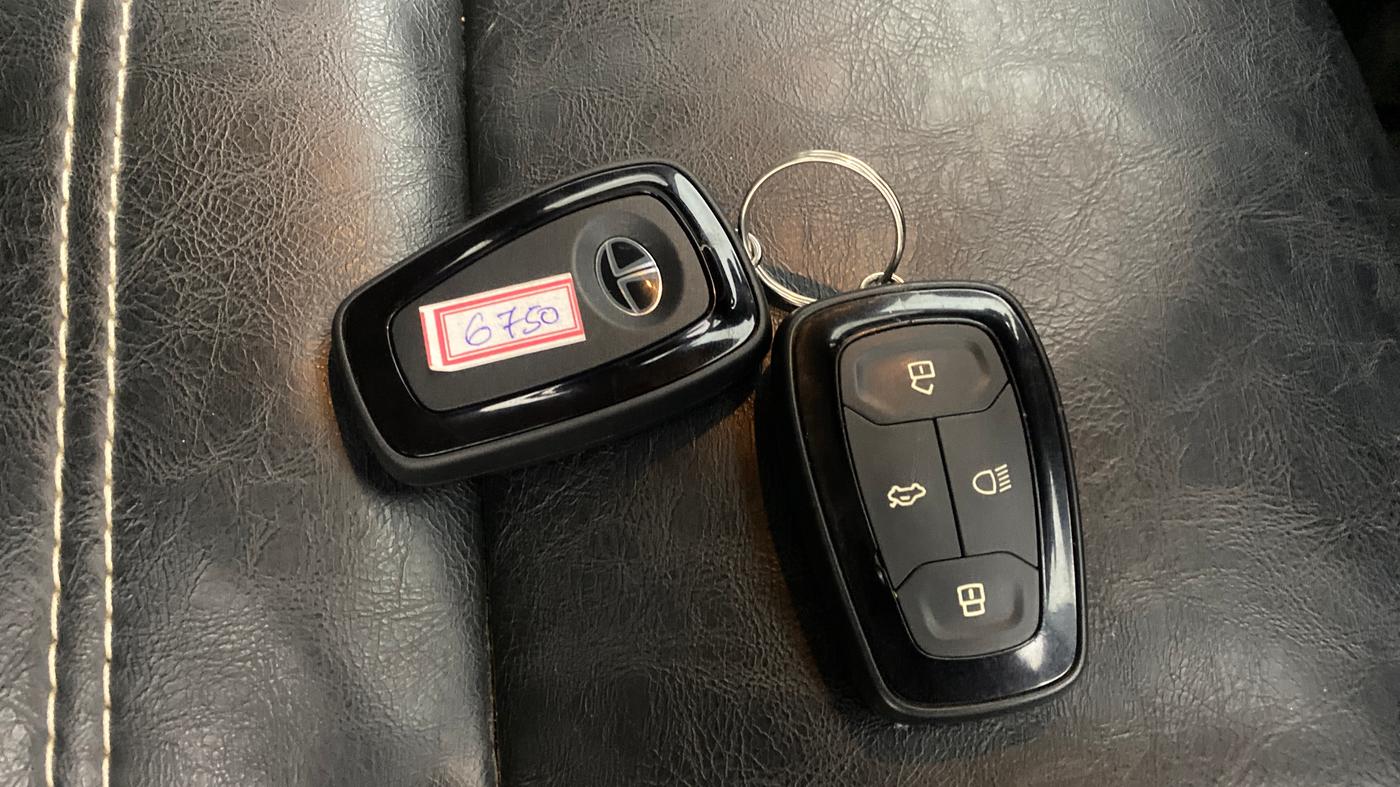 2022 Tata PUNCH ACCOMPLISHED MT, Petrol, Manual, 34,966 km, Key Close Up