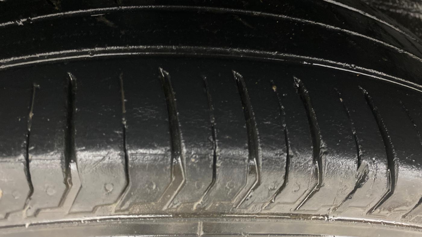 2022 Tata PUNCH ACCOMPLISHED MT, Petrol, Manual, 34,966 km, Right Rear Tyre Tread