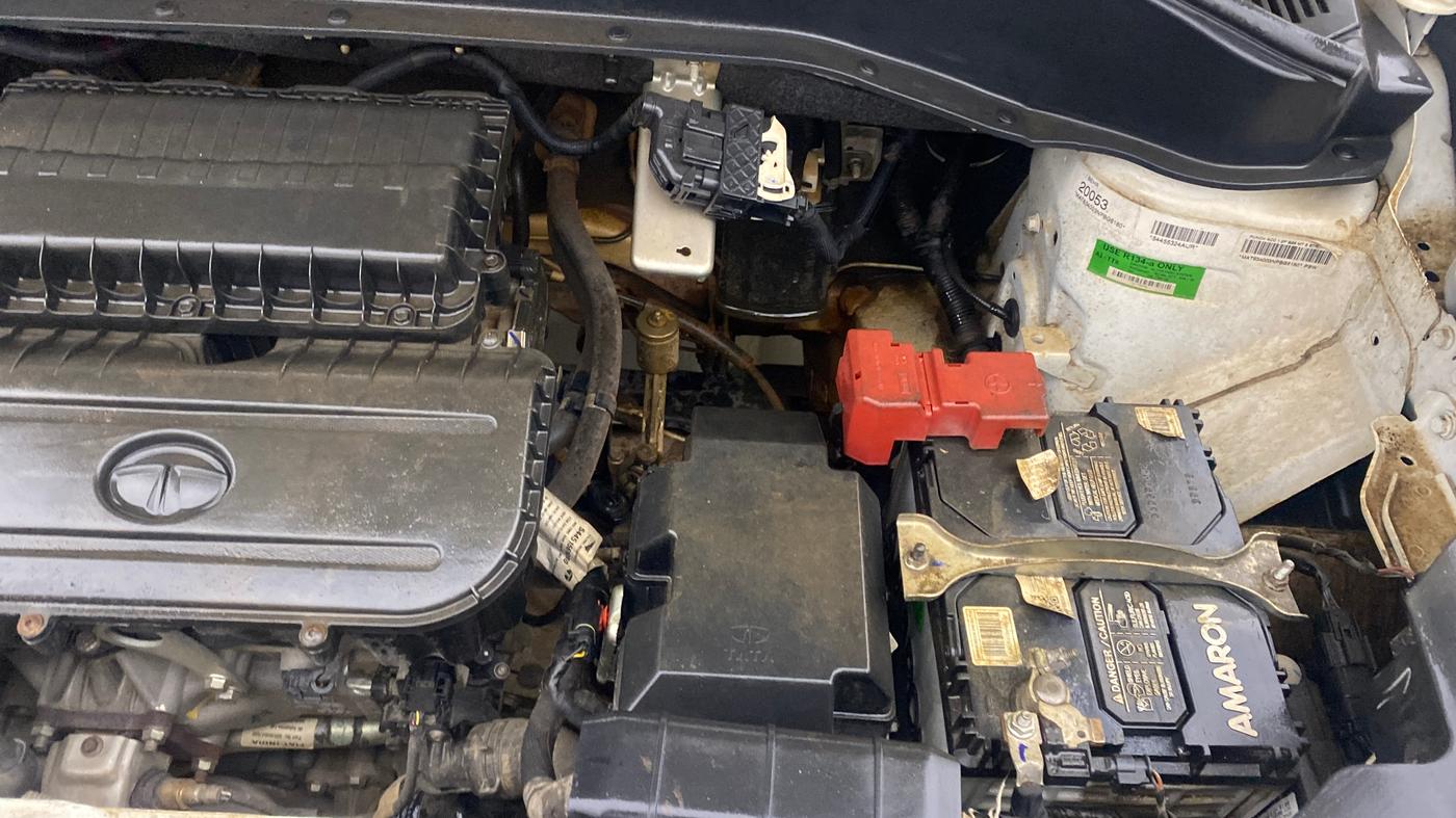 2022 Tata PUNCH ACCOMPLISHED MT, Petrol, Manual, 34,966 km, Engine View - Left
