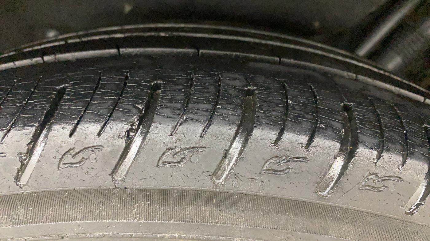 2019 Mahindra MARAZZO M2 8 STR, Diesel, Manual, 77,846 km, Left Rear Tyre Tread