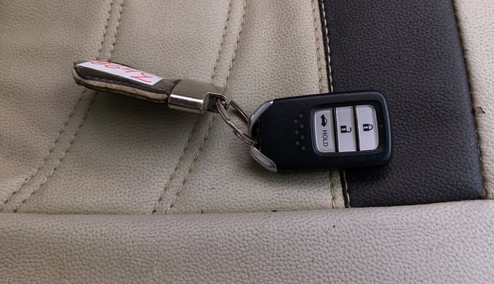 2018 Honda Amaze 1.2L I-VTEC V, Petrol, Manual, 94,753 km, Key Close Up