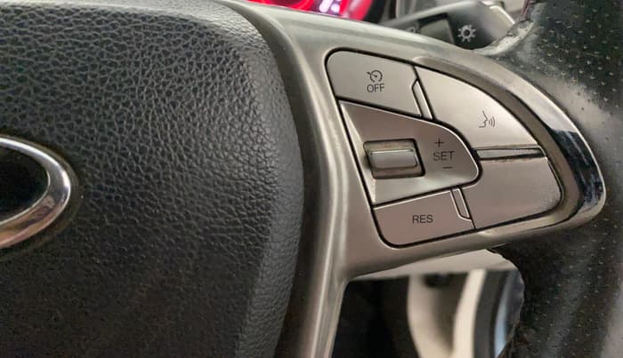 2021 Mahindra XUV300 W8 1.5 DIESEL, Diesel, Manual, 92,815 km, Adaptive Cruise Control