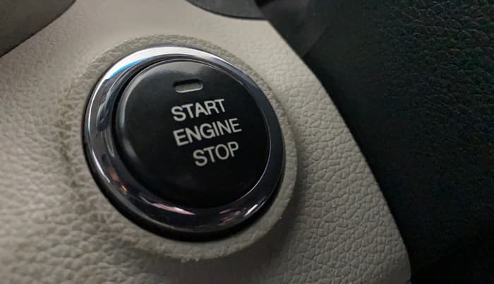 2021 Mahindra XUV300 W8 1.5 DIESEL, Diesel, Manual, 92,815 km, Keyless Start/ Stop Button