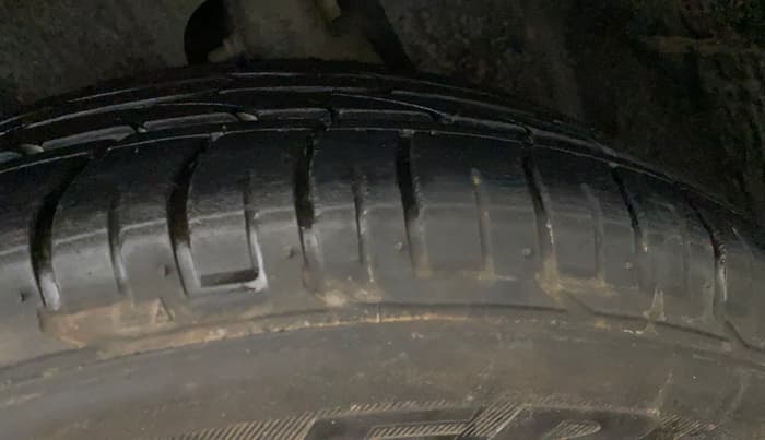 2021 Mahindra XUV300 W8 1.5 DIESEL, Diesel, Manual, 92,815 km, Right Rear Tyre Tread