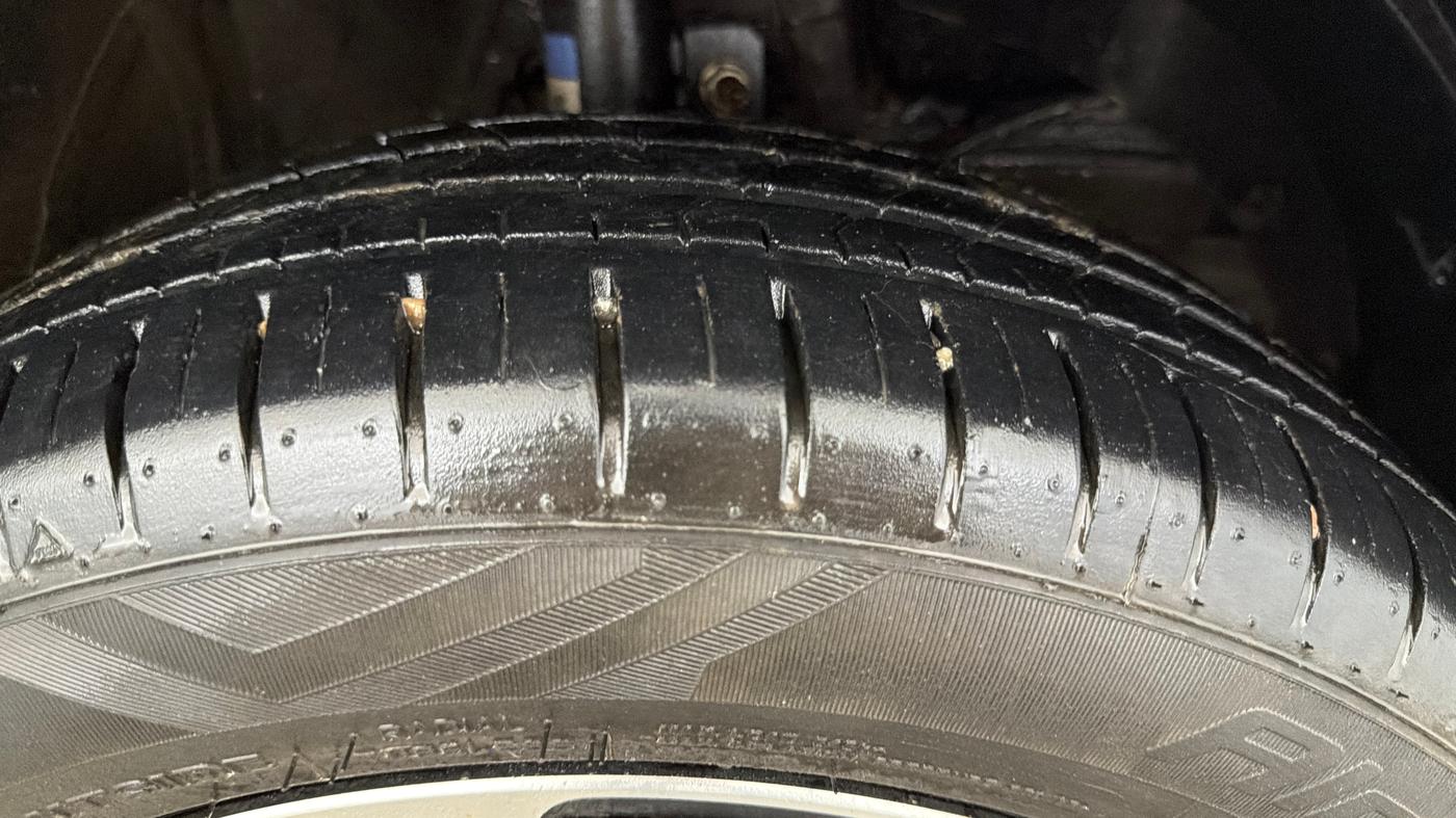 2025 Toyota Glanza V AMT, Petrol, Automatic, 13,393 km, Right Front Tyre Tread