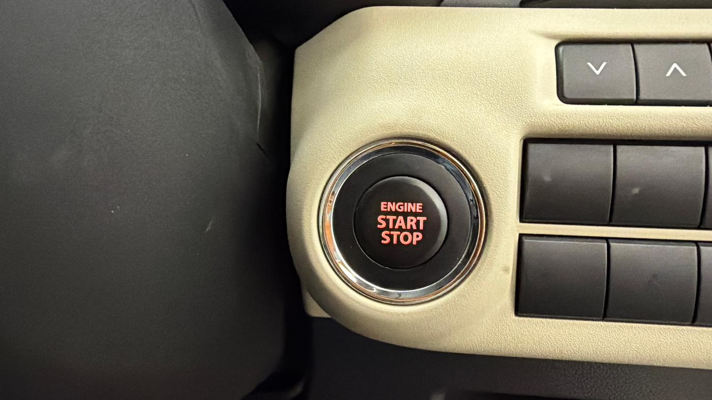 2025 Toyota Glanza V AMT, Petrol, Automatic, 13,393 km, Keyless Start/ Stop Button