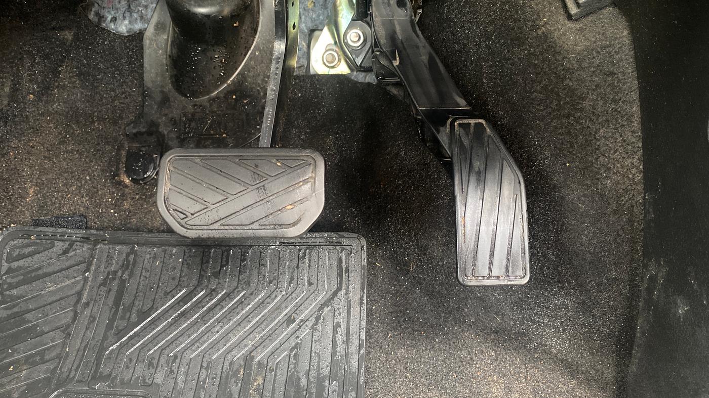 2022 Maruti S PRESSO VXI PLUS AMT, Petrol, Automatic, 42,120 km, Pedals