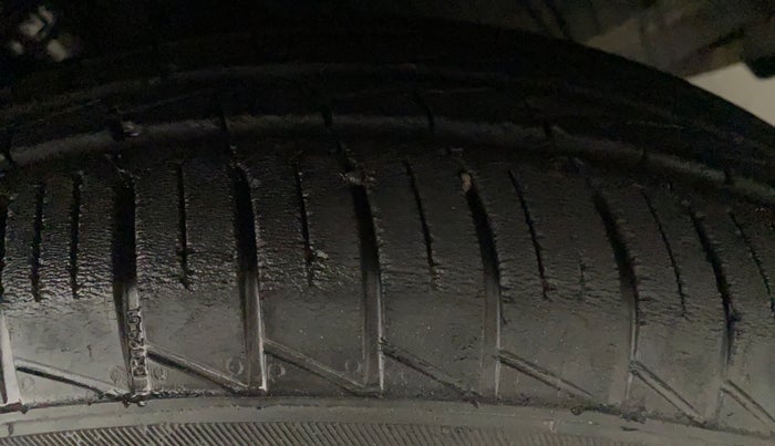 2019 Renault TRIBER RXL MT, Petrol, Manual, 21,917 km, Left Rear Tyre Tread