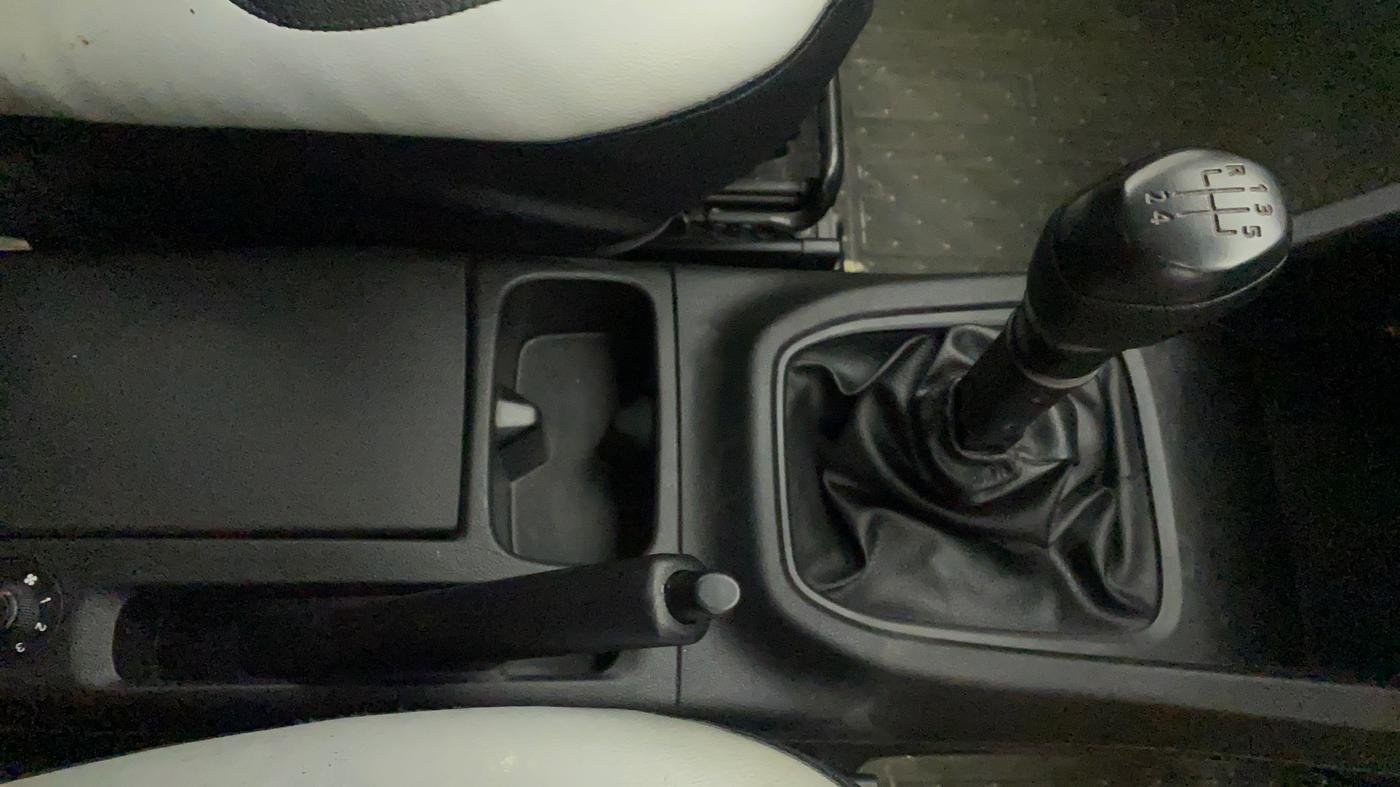 2019 Renault TRIBER RXL MT, Petrol, Manual, 21,917 km, Gear Lever