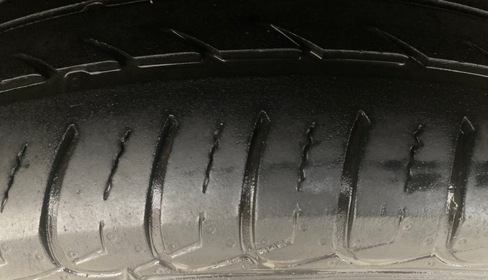 2016 Hyundai Creta SX PLUS 1.6 PETROL, Petrol, Manual, 64,333 km, Left Front Tyre Tread