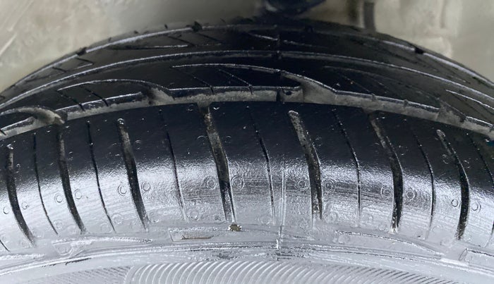 2018 Maruti Alto 800 LXI, Petrol, Manual, 34,808 km, Left Front Tyre Tread