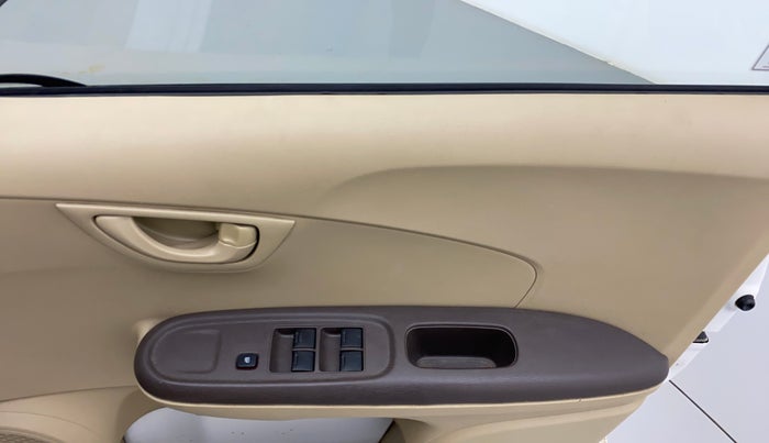 2012 Honda Brio S MT, Petrol, Manual, 66,434 km, Right front window switch / handle - Master window function not working