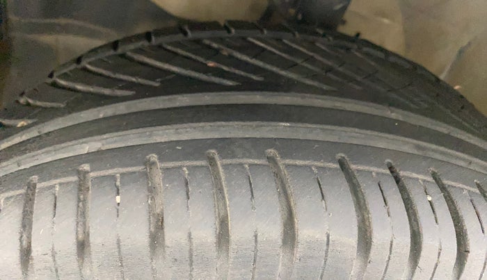 2012 Honda Brio S MT, Petrol, Manual, 66,434 km, Left Front Tyre Tread
