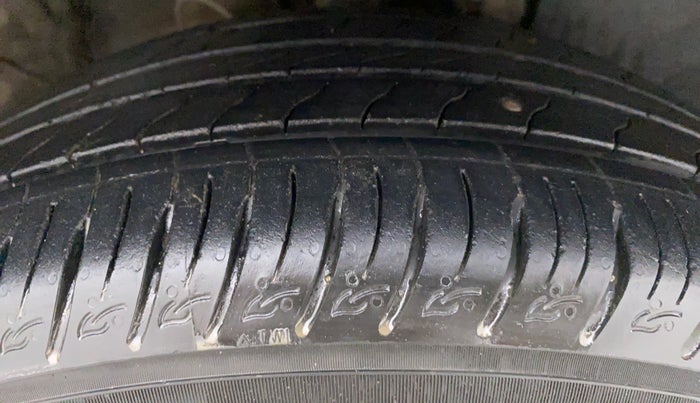 2020 Hyundai VENUE SX PLUS 1.0 TURBO DCT, Petrol, Automatic, 18,194 km, Right Front Tyre Tread