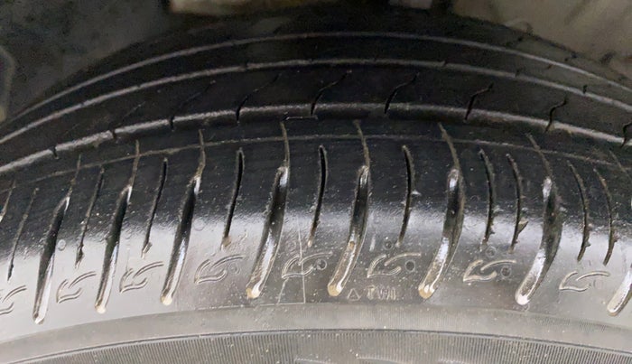 2020 Hyundai VENUE SX PLUS 1.0 TURBO DCT, Petrol, Automatic, 18,194 km, Left Front Tyre Tread
