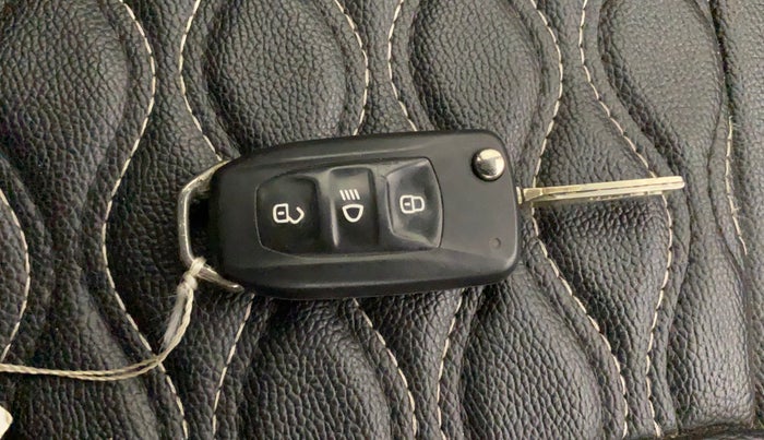 2021 Tata Tiago XT PETROL, Petrol, Manual, 40,987 km, Key Close Up