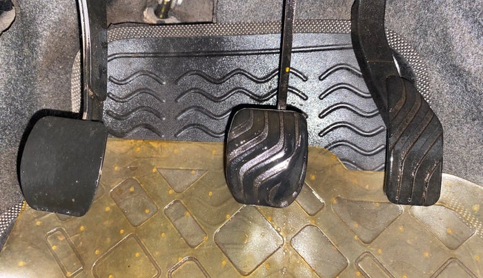 2016 Datsun Redi Go T (O), Petrol, Manual, 98,760 km, Pedals