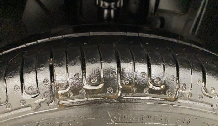 2016 Datsun Redi Go T (O), Petrol, Manual, 98,760 km, Right Front Tyre Tread