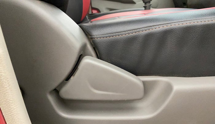 2016 Datsun Redi Go T (O), Petrol, Manual, 98,760 km, Driver Side Adjustment Panel