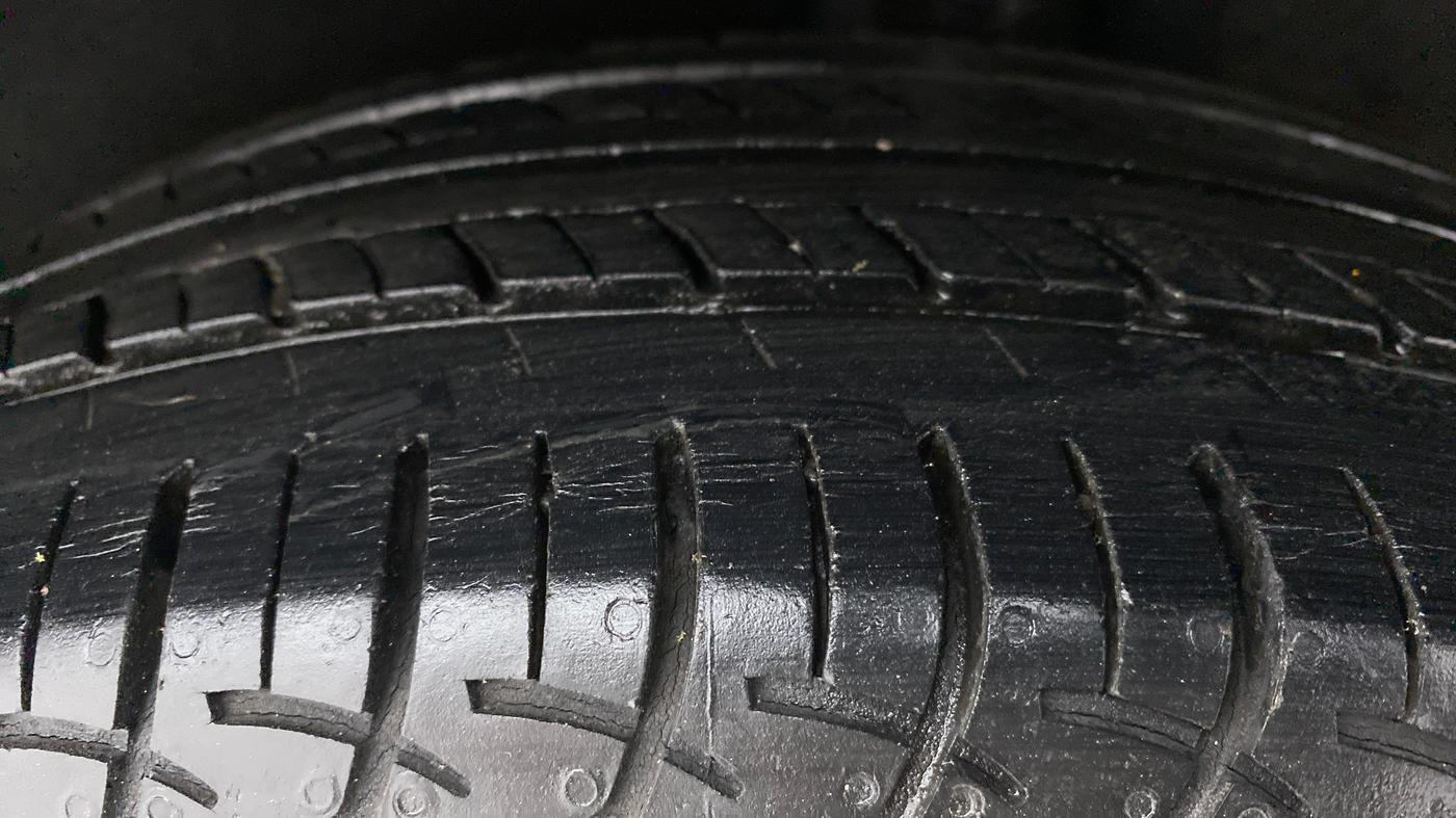 2017 Maruti Baleno DELTA CVT PETROL 1.2, Petrol, Automatic, 48,149 km, Left Rear Tyre Tread