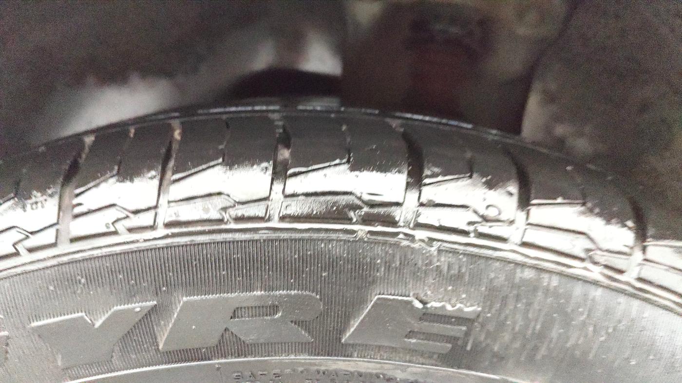 2016 Hyundai Creta SX PLUS AT 1.6 PETROL, Petrol, Automatic, 1,17,164 km, Left Rear Tyre Tread