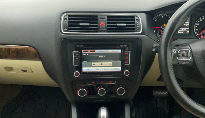 2011 Volkswagen Jetta HIGHLINE TDI AT, Diesel, Automatic, 1,08,365 km, Air Conditioner