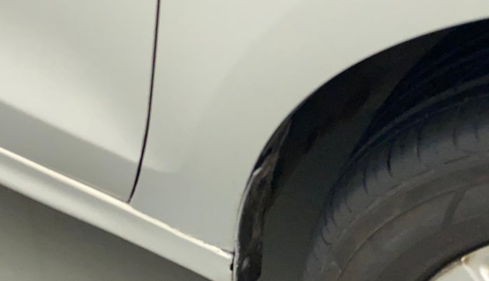 2011 Volkswagen Jetta HIGHLINE TDI AT, Diesel, Automatic, 1,08,365 km, Right fender - Slight discoloration