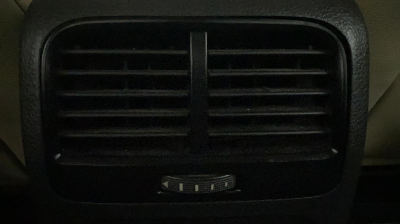 2011 Volkswagen Jetta HIGHLINE TDI AT, Diesel, Automatic, 1,08,365 km, Rear AC Vents