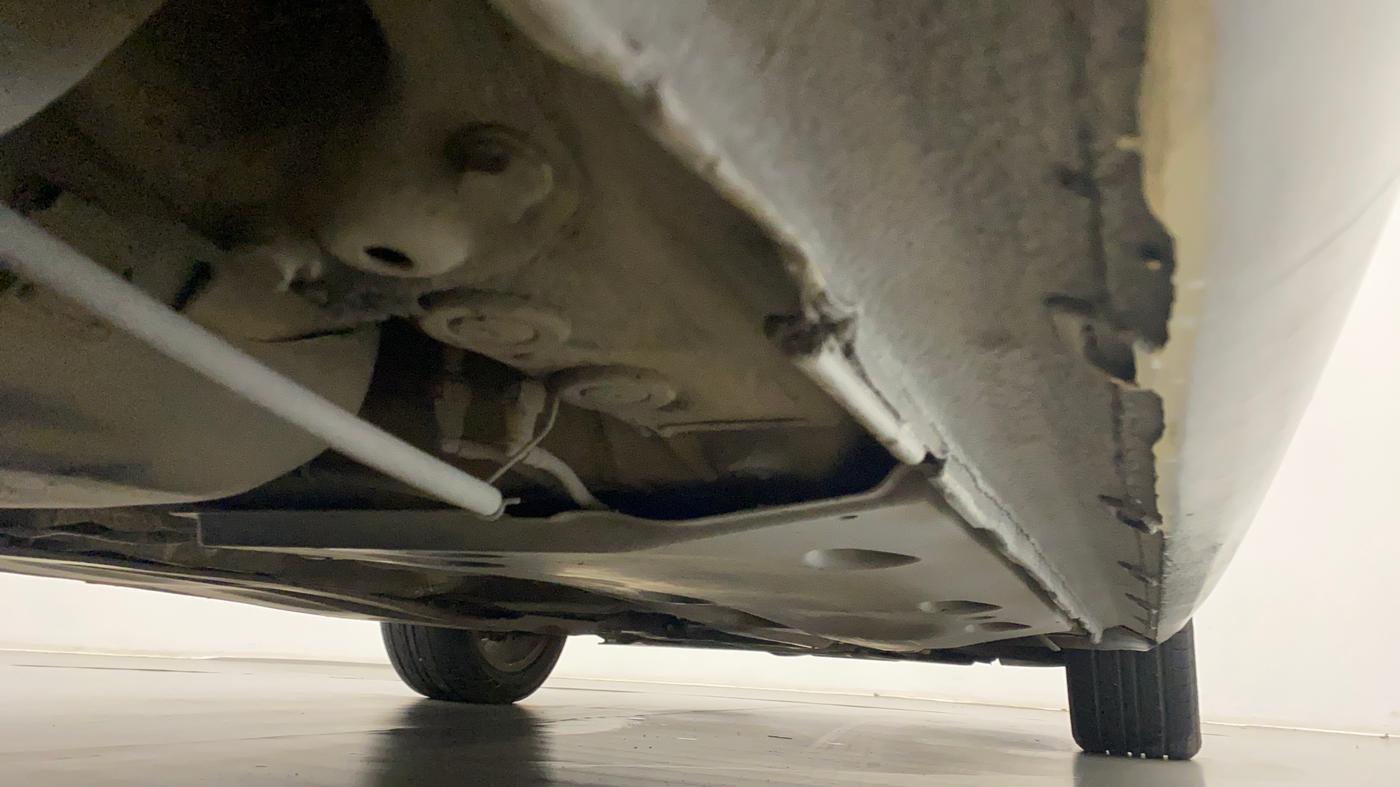 2011 Volkswagen Jetta HIGHLINE TDI AT, Diesel, Automatic, 1,08,365 km, Right Side Underbody
