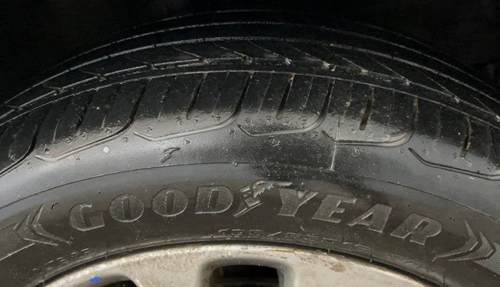 2017 Maruti Baleno ZETA CVT PETROL 1.2, Petrol, Automatic, 96,839 km, Right Front Tyre Tread