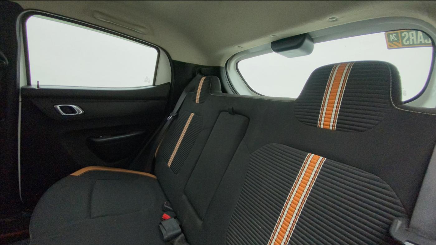 2021 Renault Kwid CLIMBER 1.0 AMT (O), Petrol, Automatic, 27,996 km, Right Side Rear Door Cabin