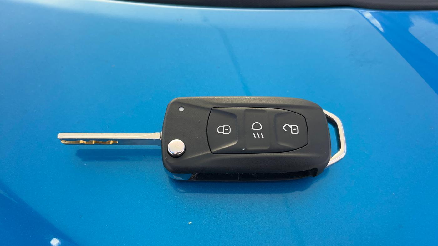 2019 Tata NEXON XM PETROL, Petrol, Manual, 49,129 km, Key Close Up