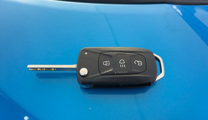 2019 Tata NEXON XM PETROL, Petrol, Manual, 49,129 km, Key Close Up