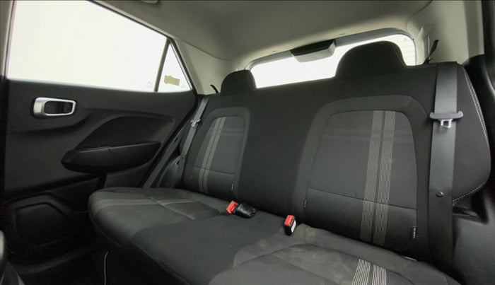 2020 Hyundai VENUE S MT 1.2 KAPPA, Petrol, Manual, 14,081 km, Right Side Rear Door Cabin