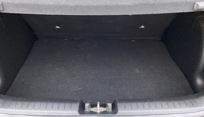 2020 Hyundai VENUE S MT 1.2 KAPPA, Petrol, Manual, 14,081 km, Boot Inside