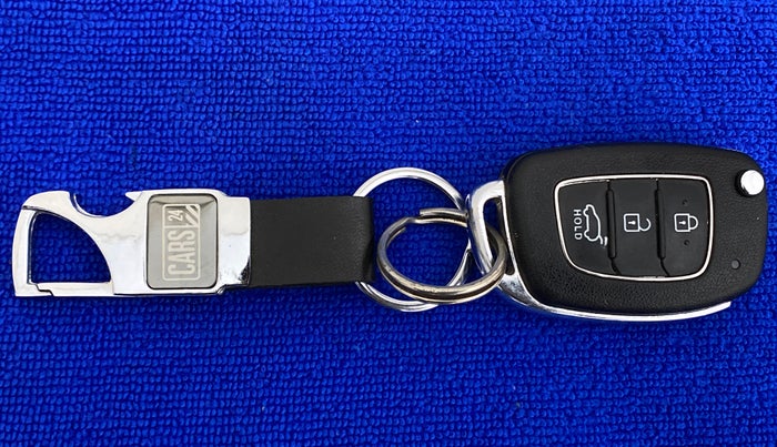 2020 Hyundai VENUE S MT 1.2 KAPPA, Petrol, Manual, 14,081 km, Key Close Up