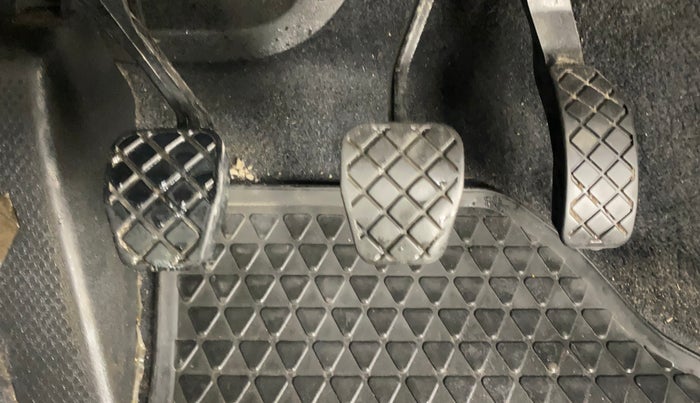 2017 Volkswagen Ameo COMFORTLINE 1.2L, Petrol, Manual, 57,495 km, Pedals