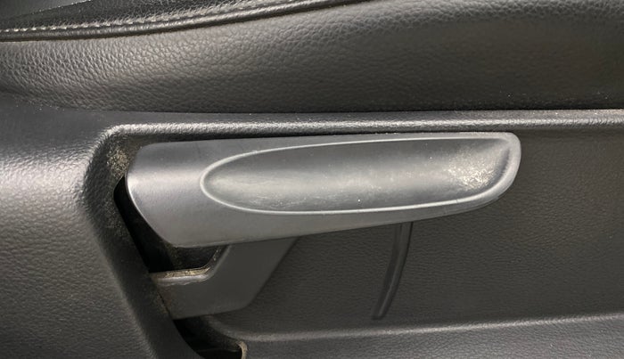 2017 Volkswagen Ameo COMFORTLINE 1.2L, Petrol, Manual, 57,495 km, Driver Side Adjustment Panel