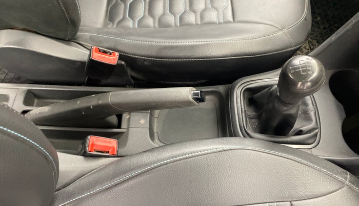 2017 Volkswagen Ameo COMFORTLINE 1.2L, Petrol, Manual, 57,495 km, Gear Lever