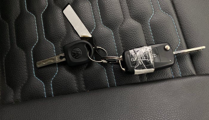 2017 Volkswagen Ameo COMFORTLINE 1.2L, Petrol, Manual, 57,495 km, Key Close Up