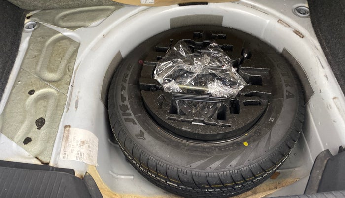 2017 Volkswagen Ameo COMFORTLINE 1.2L, Petrol, Manual, 57,495 km, Spare Tyre