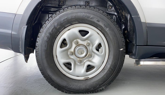 2018 Tata Hexa Varicor 400 XM, Diesel, Manual, 56,381 km, Right Rear Wheel