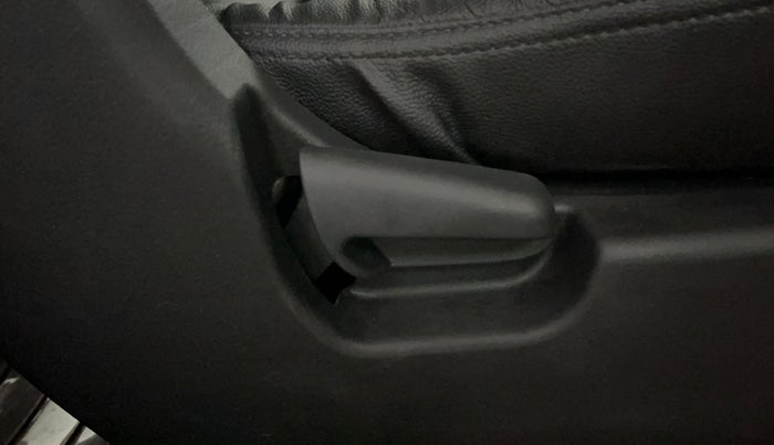 2016 Maruti Wagon R 1.0 VXI AMT, Petrol, Automatic, 75,807 km, Driver Side Adjustment Panel